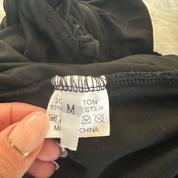 New Black camisole tank top - size M - Picture 4 of 4